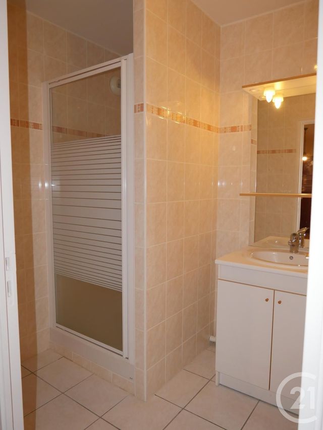 Appartement F3 à vendre - 3 pièces - 74.0 m2 - GUERET - 23 - LIMOUSIN - Century 21 La Fontaine Immobilier