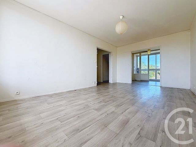 Appartement T3 à vendre - 3 pièces - 62.0 m2 - GUERET - 23 - LIMOUSIN - Century 21 La Fontaine Immobilier
