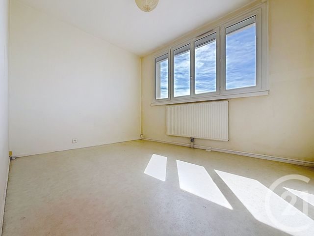 Appartement T3 à vendre - 3 pièces - 62.0 m2 - GUERET - 23 - LIMOUSIN - Century 21 La Fontaine Immobilier