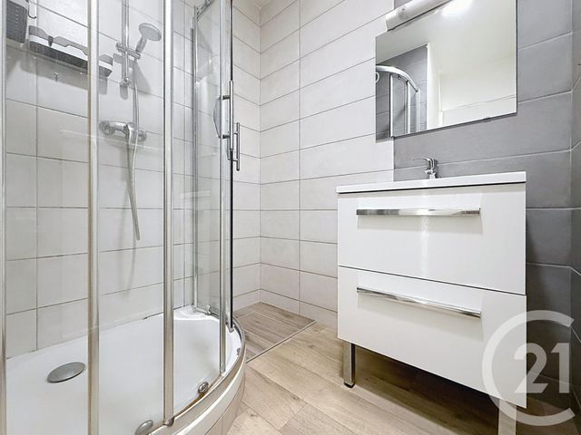 Appartement T3 à vendre - 3 pièces - 62.0 m2 - GUERET - 23 - LIMOUSIN - Century 21 La Fontaine Immobilier