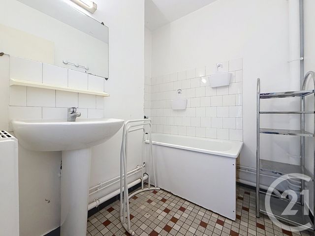 Appartement T1 à vendre - 1 pièce - 37.0 m2 - GUERET - 23 - LIMOUSIN - Century 21 La Fontaine Immobilier