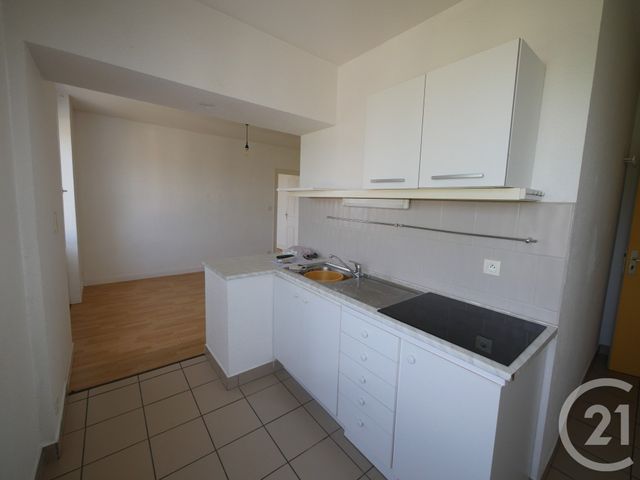 Appartement F1 bis à louer - 2 pièces - 40.42 m2 - GUERET - 23 - LIMOUSIN - Century 21 La Fontaine Immobilier