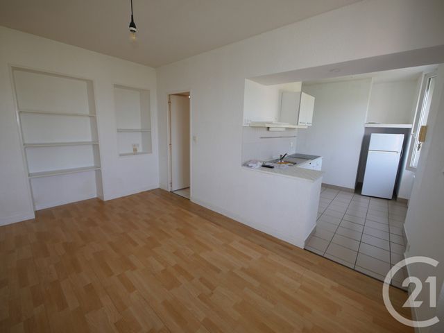 Appartement F1 bis à louer - 2 pièces - 40.42 m2 - GUERET - 23 - LIMOUSIN - Century 21 La Fontaine Immobilier