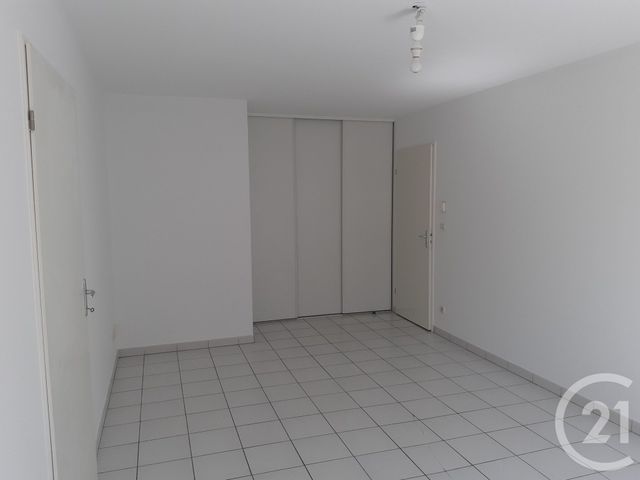 Appartement F2 à louer - 3 pièces - 55.26 m2 - GUERET - 23 - LIMOUSIN - Century 21 La Fontaine Immobilier