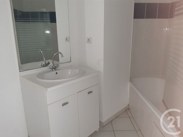 Appartement F2 à louer - 3 pièces - 55.26 m2 - GUERET - 23 - LIMOUSIN - Century 21 La Fontaine Immobilier