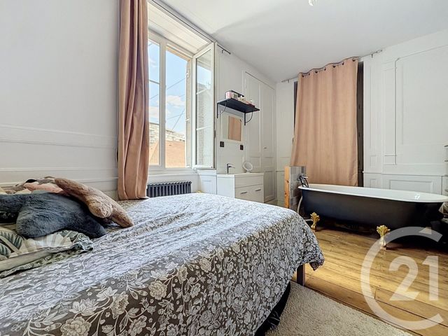 Appartement F2 à vendre - 2 pièces - 61.79 m2 - GUERET - 23 - LIMOUSIN - Century 21 La Fontaine Immobilier