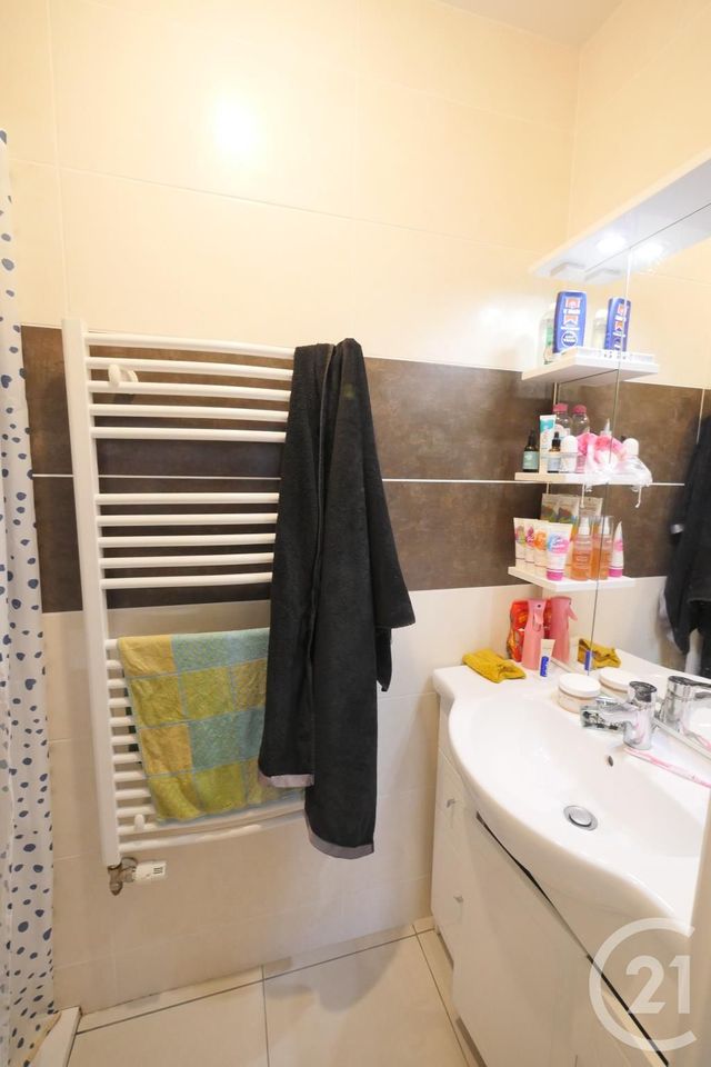 Appartement F2 à louer - 2 pièces - 31.25 m2 - GUERET - 23 - LIMOUSIN - Century 21 La Fontaine Immobilier