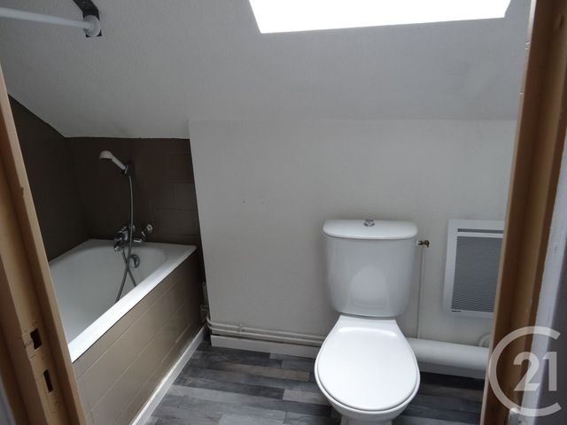 Appartement F3 à louer - 3 pièces - 46.0 m2 - GUERET - 23 - LIMOUSIN - Century 21 La Fontaine Immobilier
