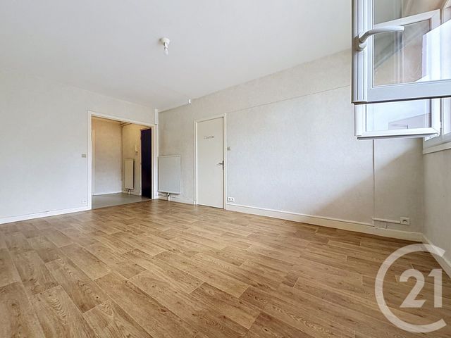 Appartement à vendre - 4 pièces - 77.29 m2 - GUERET - 23 - LIMOUSIN - Century 21 La Fontaine Immobilier