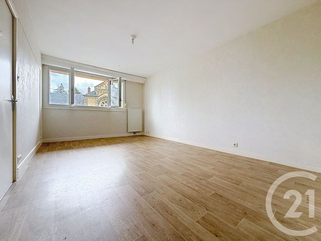 Appartement à vendre - 4 pièces - 77.29 m2 - GUERET - 23 - LIMOUSIN - Century 21 La Fontaine Immobilier