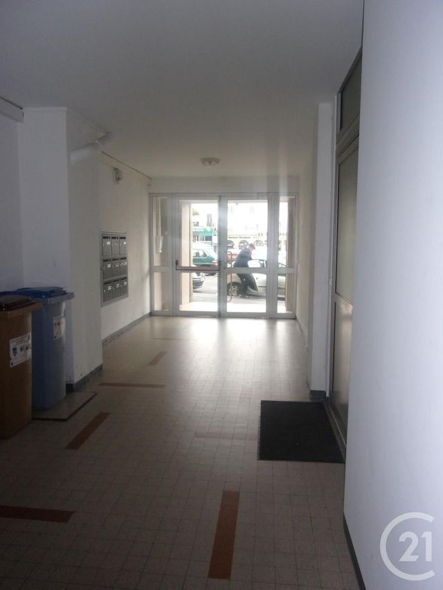 Appartement F2 à louer - 2 pièces - 31.2 m2 - GUERET - 23 - LIMOUSIN - Century 21 La Fontaine Immobilier