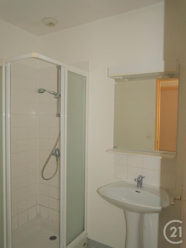 Appartement F2 à louer - 2 pièces - 47.7 m2 - GUERET - 23 - LIMOUSIN - Century 21 La Fontaine Immobilier