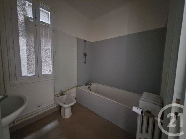 Appartement F3 à louer - 3 pièces - 70.0 m2 - GUERET - 23 - LIMOUSIN - Century 21 La Fontaine Immobilier