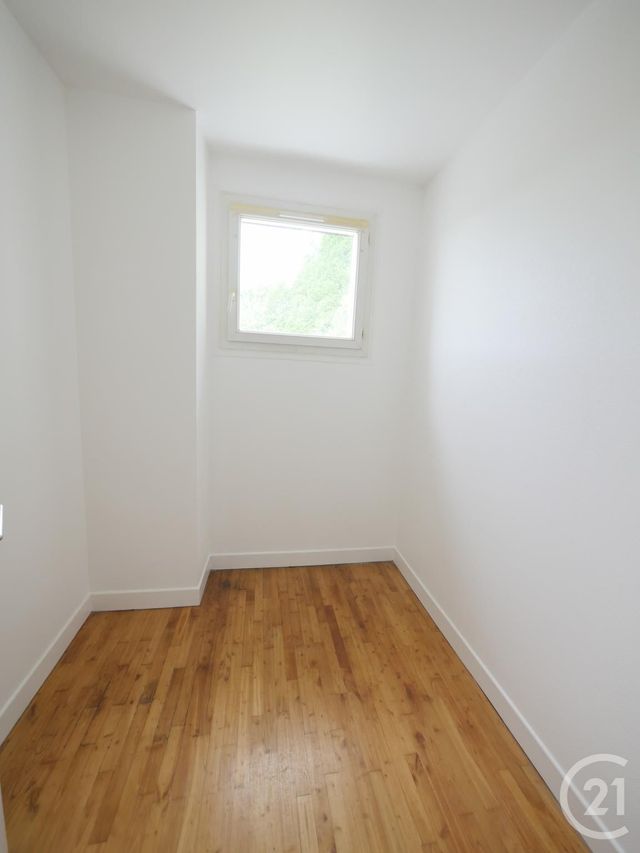 Appartement F3 à louer - 3 pièces - 78.0 m2 - GUERET - 23 - LIMOUSIN - Century 21 La Fontaine Immobilier