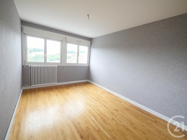 Appartement F3 à louer - 3 pièces - 78.0 m2 - GUERET - 23 - LIMOUSIN - Century 21 La Fontaine Immobilier
