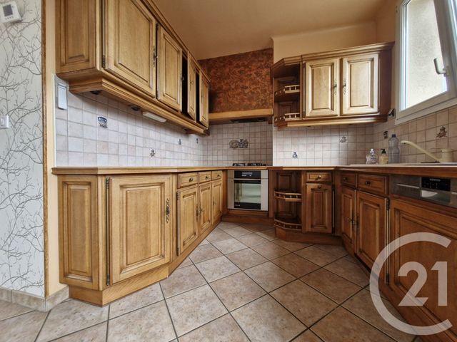 maison à louer - 8 pièces - 193.0 m2 - GUERET - 23 - LIMOUSIN - Century 21 La Fontaine Immobilier
