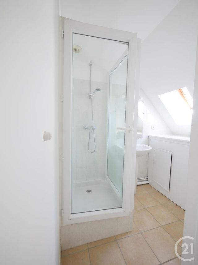 Appartement F3 à louer - 3 pièces - 51.8 m2 - GUERET - 23 - LIMOUSIN - Century 21 La Fontaine Immobilier