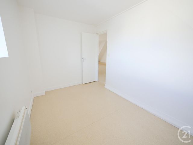 Appartement F3 à louer - 3 pièces - 51.8 m2 - GUERET - 23 - LIMOUSIN - Century 21 La Fontaine Immobilier