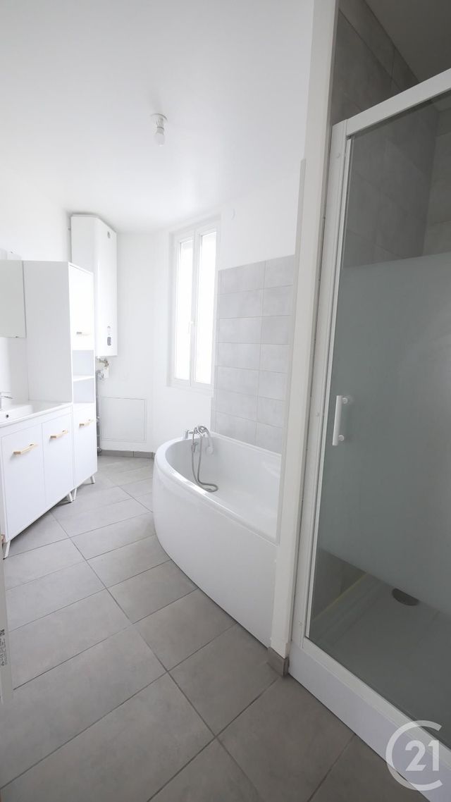 Appartement F3 à louer - 3 pièces - 71.75 m2 - GUERET - 23 - LIMOUSIN - Century 21 La Fontaine Immobilier