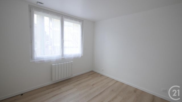 Appartement F3 à louer - 3 pièces - 71.75 m2 - GUERET - 23 - LIMOUSIN - Century 21 La Fontaine Immobilier