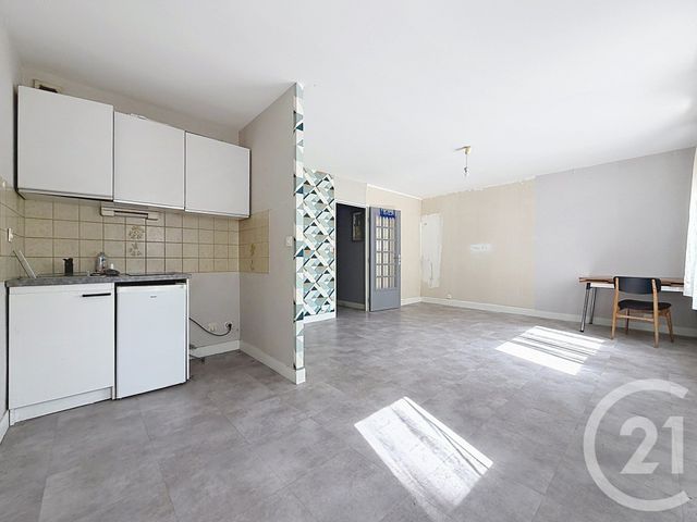 Appartement F1 à vendre - 1 pièce - 32.7 m2 - GUERET - 23 - LIMOUSIN - Century 21 La Fontaine Immobilier
