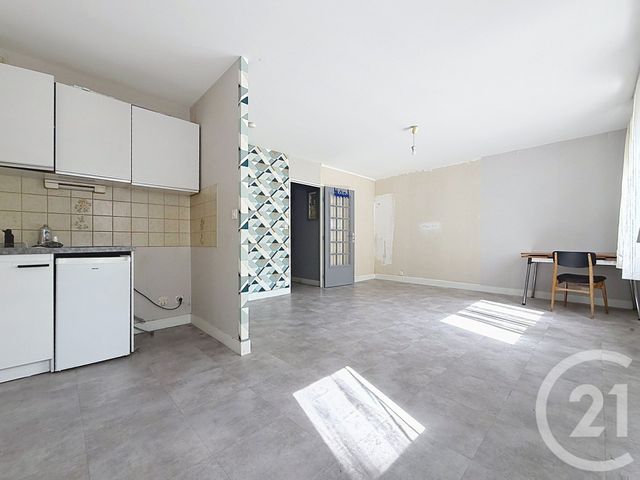 Appartement F1 à vendre - 1 pièce - 32.7 m2 - GUERET - 23 - LIMOUSIN - Century 21 La Fontaine Immobilier