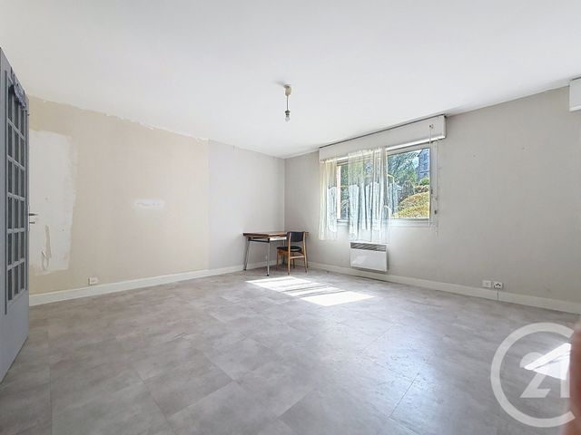 Appartement F1 à vendre - 1 pièce - 32.7 m2 - GUERET - 23 - LIMOUSIN - Century 21 La Fontaine Immobilier