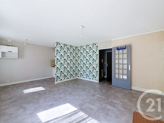 Appartement F1 à vendre - 1 pièce - 32.7 m2 - GUERET - 23 - LIMOUSIN - Century 21 La Fontaine Immobilier