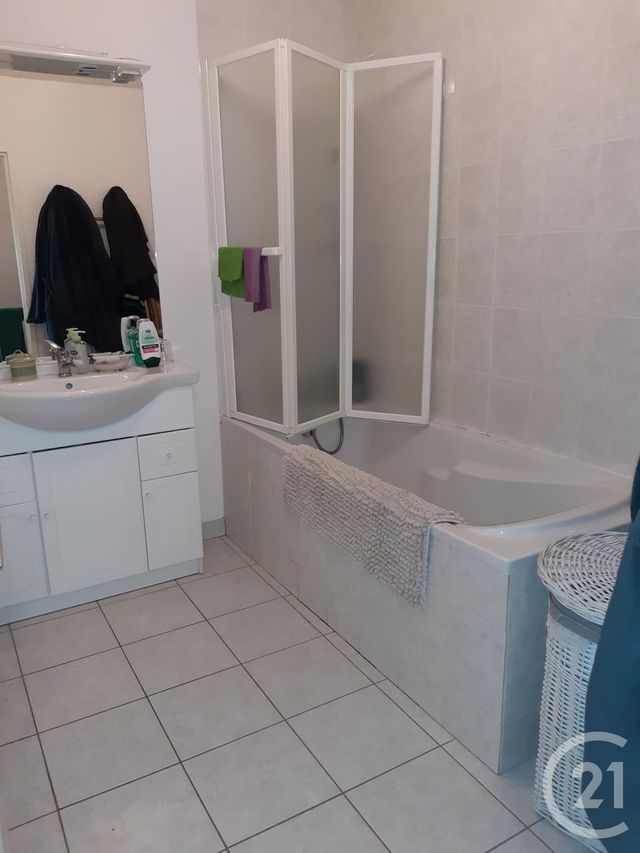 Appartement F3 à louer - 3 pièces - 79.0 m2 - PONTARION - 23 - LIMOUSIN - Century 21 La Fontaine Immobilier