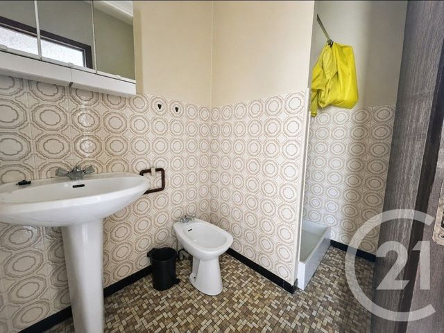 Appartement F1 à louer - 1 pièce - 26.0 m2 - GUERET - 23 - LIMOUSIN - Century 21 La Fontaine Immobilier