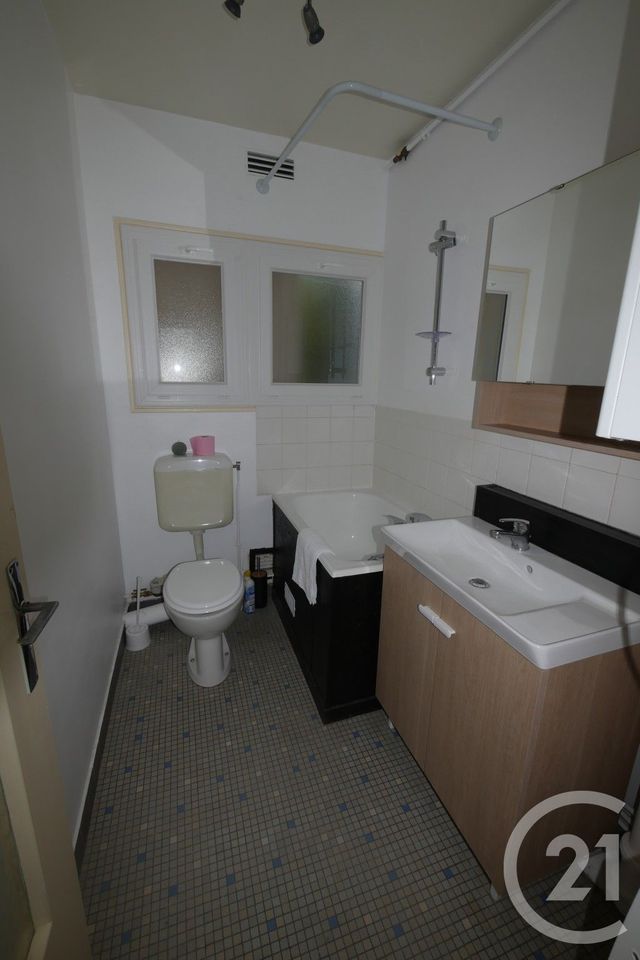 Appartement F1 à louer - 1 pièce - 29.3 m2 - GUERET - 23 - LIMOUSIN - Century 21 La Fontaine Immobilier