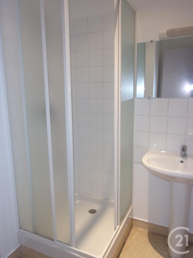 Appartement F2 à louer - 2 pièces - 35.0 m2 - GUERET - 23 - LIMOUSIN - Century 21 La Fontaine Immobilier