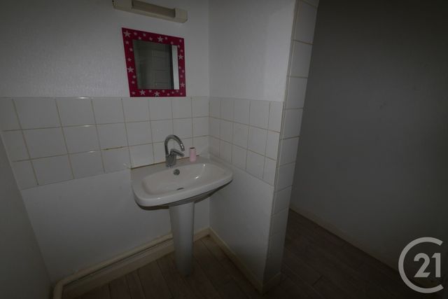 Appartement F3 à louer - 3 pièces - 63.0 m2 - ST SULPICE LE GUERETOIS - 23 - LIMOUSIN - Century 21 La Fontaine Immobilier