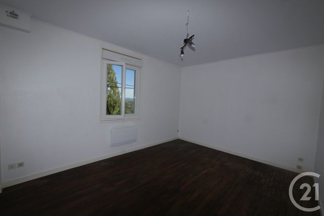 Appartement F3 à louer - 3 pièces - 63.0 m2 - ST SULPICE LE GUERETOIS - 23 - LIMOUSIN - Century 21 La Fontaine Immobilier