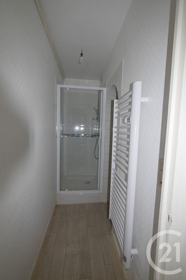 Appartement F3 à louer - 3 pièces - 63.0 m2 - ST SULPICE LE GUERETOIS - 23 - LIMOUSIN - Century 21 La Fontaine Immobilier