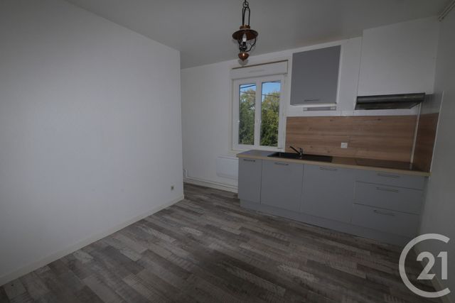 Appartement F3 à louer - 3 pièces - 63.0 m2 - ST SULPICE LE GUERETOIS - 23 - LIMOUSIN - Century 21 La Fontaine Immobilier
