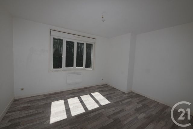 Appartement F3 à louer - 3 pièces - 63.0 m2 - ST SULPICE LE GUERETOIS - 23 - LIMOUSIN - Century 21 La Fontaine Immobilier