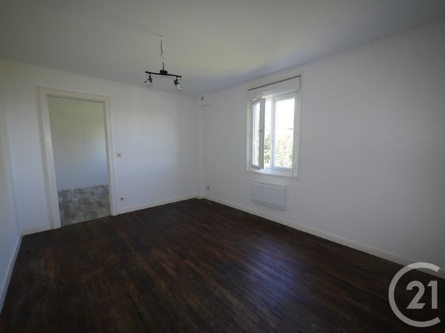 Appartement F3 à louer - 3 pièces - 63.0 m2 - ST SULPICE LE GUERETOIS - 23 - LIMOUSIN - Century 21 La Fontaine Immobilier