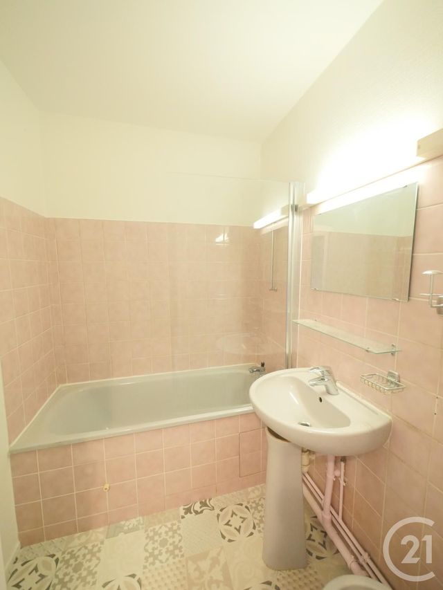 Appartement F3 à louer - 3 pièces - 68.34 m2 - GUERET - 23 - LIMOUSIN - Century 21 La Fontaine Immobilier