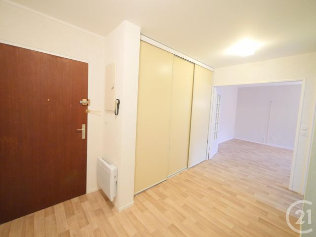 Appartement F3 à louer - 3 pièces - 68.34 m2 - GUERET - 23 - LIMOUSIN - Century 21 La Fontaine Immobilier