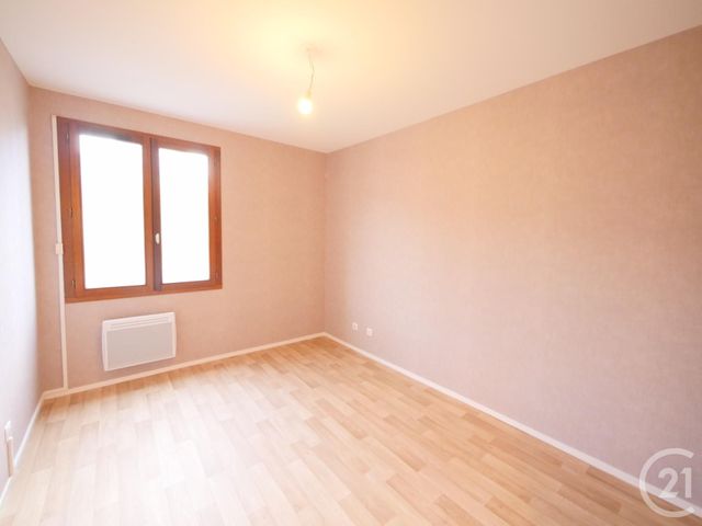 Appartement F3 à louer - 3 pièces - 68.34 m2 - GUERET - 23 - LIMOUSIN - Century 21 La Fontaine Immobilier
