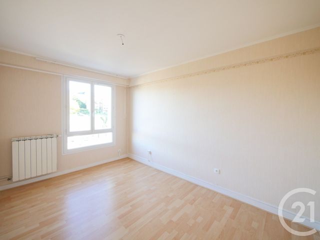 Appartement T4 à louer - 3 pièces - 80.9 m2 - GUERET - 23 - LIMOUSIN - Century 21 La Fontaine Immobilier