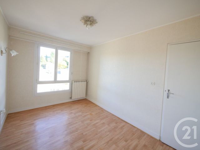 Appartement T4 à louer - 3 pièces - 80.9 m2 - GUERET - 23 - LIMOUSIN - Century 21 La Fontaine Immobilier