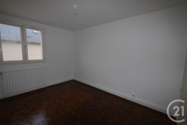 Appartement F3 à louer - 3 pièces - 56.0 m2 - GUERET - 23 - LIMOUSIN - Century 21 La Fontaine Immobilier
